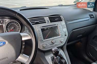 Внедорожник / Кроссовер Ford Kuga 2010 в 