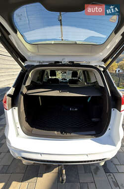 Внедорожник / Кроссовер Ford Kuga 2014 в 