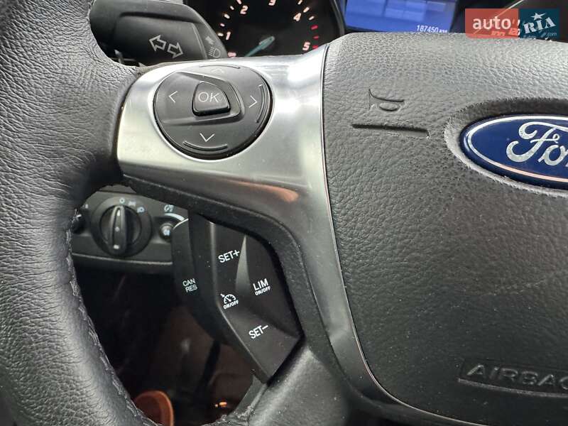 Внедорожник / Кроссовер Ford Kuga 2013 в Киеве