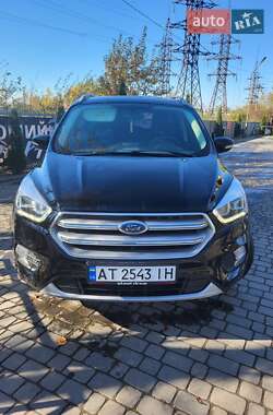 Внедорожник / Кроссовер Ford Kuga 2019 в 