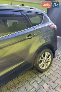 Позашляховик / Кросовер Ford Kuga 2018 в  фото 6 Позашляховик / Кросовер Ford Kuga 2018 в