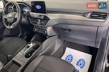 Внедорожник / Кроссовер Ford Kuga 2021 в 