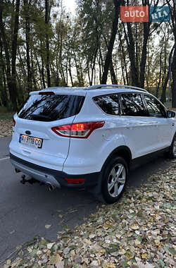 Позашляховик / Кросовер Ford Kuga 2015 в 
