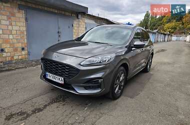 Внедорожник / Кроссовер Ford Kuga 2023 в 
