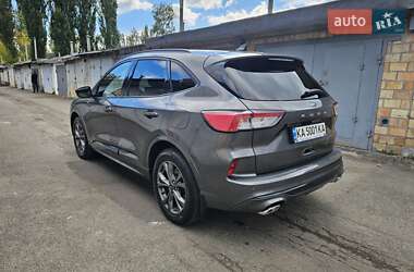 Внедорожник / Кроссовер Ford Kuga 2023 в 