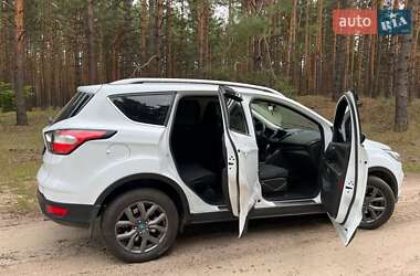 Внедорожник / Кроссовер Ford Kuga 2019 в 