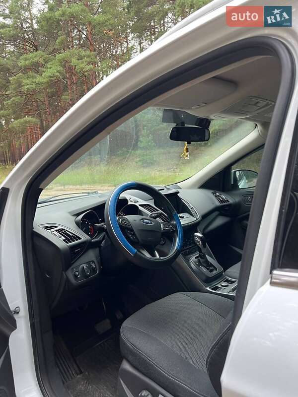 Позашляховик / Кросовер Ford Kuga 2019 в Києві