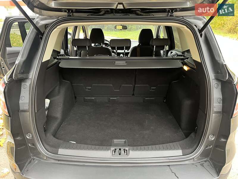 Внедорожник / Кроссовер Ford Kuga 2017 в Киеве