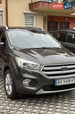 Позашляховик / Кросовер Ford Kuga 2019 в  фото 6 Позашляховик / Кросовер Ford Kuga 2019 в