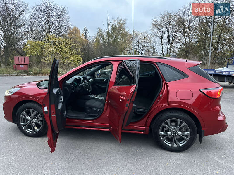 Внедорожник / Кроссовер Ford Kuga 2021 в Хмельницком
