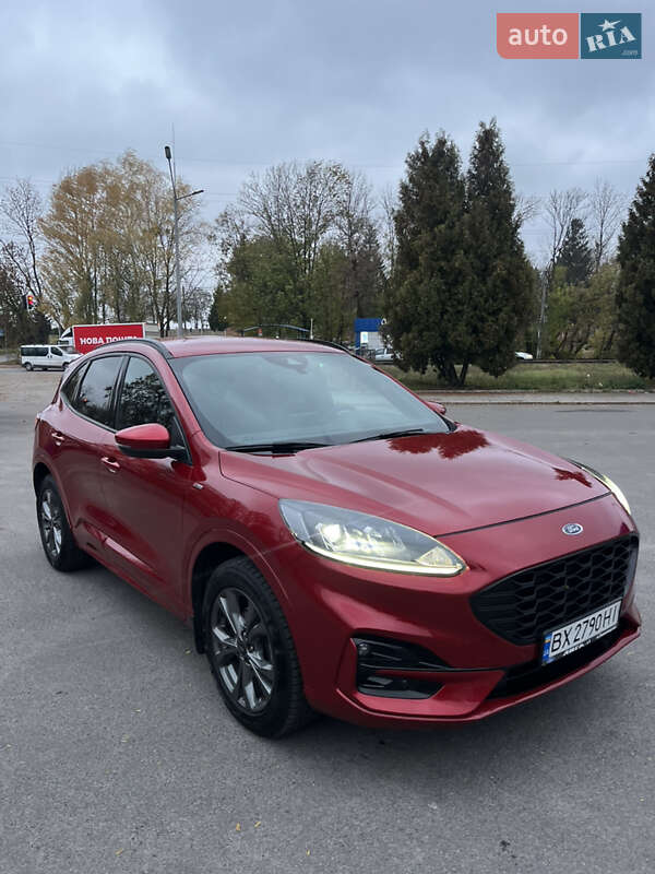 Внедорожник / Кроссовер Ford Kuga 2021 в Хмельницком