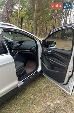 Позашляховик / Кросовер Ford Kuga 2014 в  фото 22 Позашляховик / Кросовер Ford Kuga 2014 в