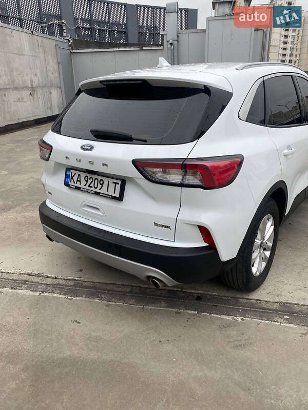 Внедорожник / Кроссовер Ford Kuga 2022 в Киеве