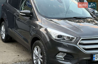 Позашляховик / Кросовер Ford Kuga 2019 в  фото 13 Позашляховик / Кросовер Ford Kuga 2019 в