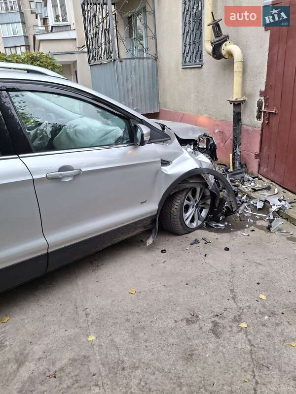 Позашляховик / Кросовер Ford Kuga 2017 в Кам'янець-Подільському фото 2 Позашляховик / Кросовер Ford Kuga 2017 в Кам'янець-Подільському