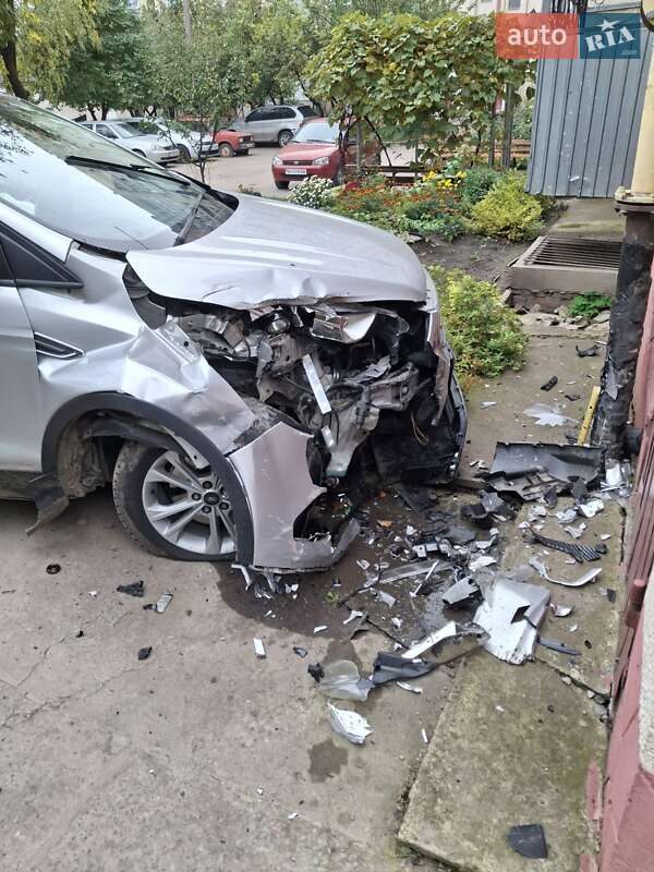 Позашляховик / Кросовер Ford Kuga 2017 в Кам'янець-Подільському фото 3 Позашляховик / Кросовер Ford Kuga 2017 в Кам'янець-Подільському