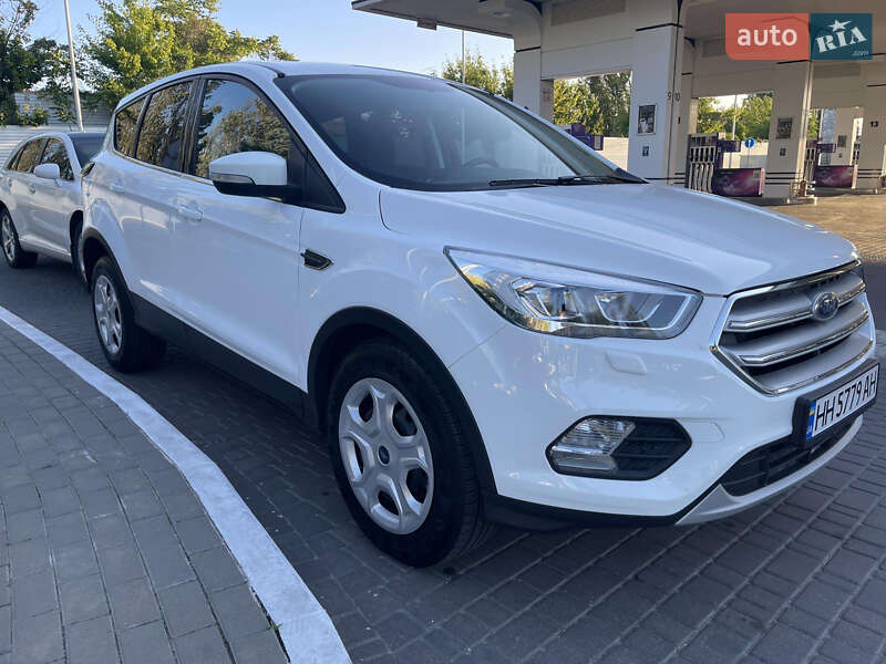 Позашляховик / Кросовер Ford Kuga 2018 в Одесі
