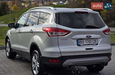 Внедорожник / Кроссовер Ford Kuga 2013 в 