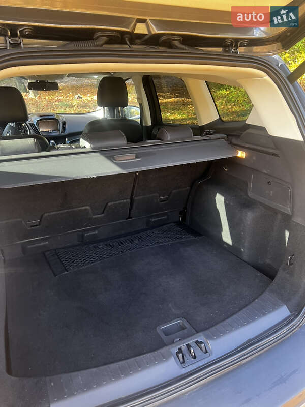 Внедорожник / Кроссовер Ford Kuga 2016 в Киеве