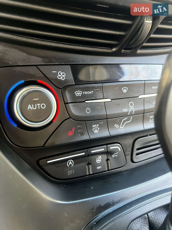 Внедорожник / Кроссовер Ford Kuga 2016 в Киеве