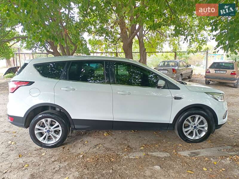 Внедорожник / Кроссовер Ford Kuga 2018 в Днепре фото 11 Внедорожник / Кроссовер Ford Kuga 2018 в Днепре