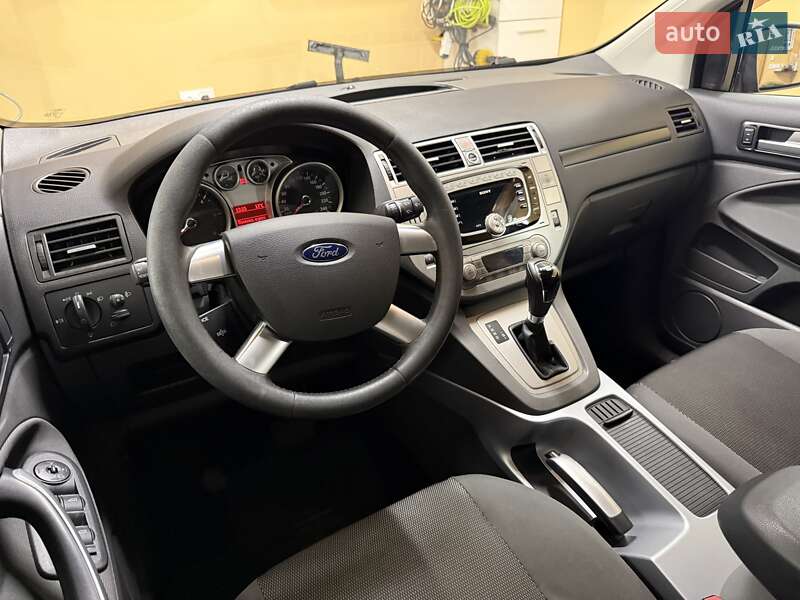 Внедорожник / Кроссовер Ford Kuga 2012 в Киеве