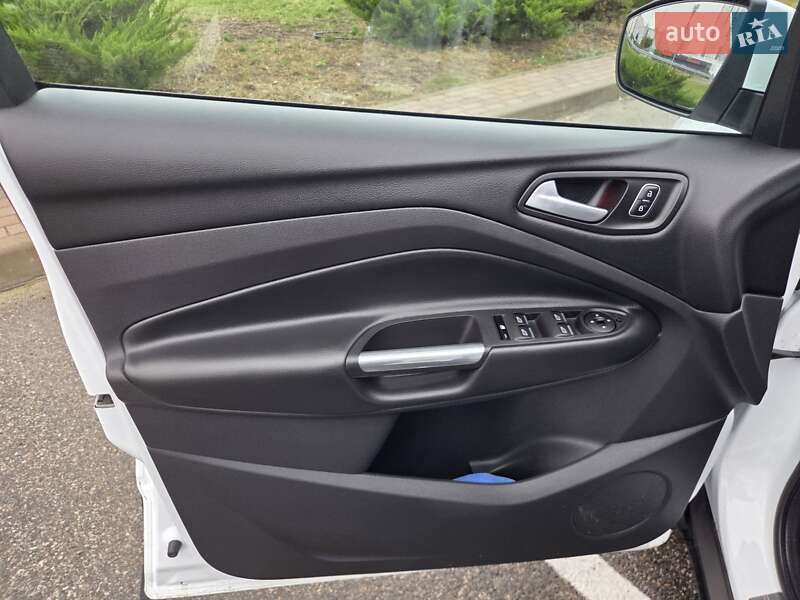 Внедорожник / Кроссовер Ford Kuga 2019 в Киеве