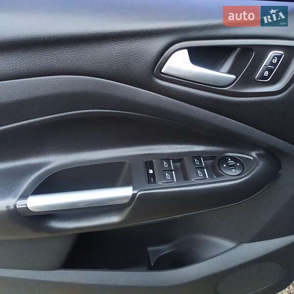 Позашляховик / Кросовер Ford Kuga 2015 в Кривому Розі фото 22 Позашляховик / Кросовер Ford Kuga 2015 в Кривому Розі