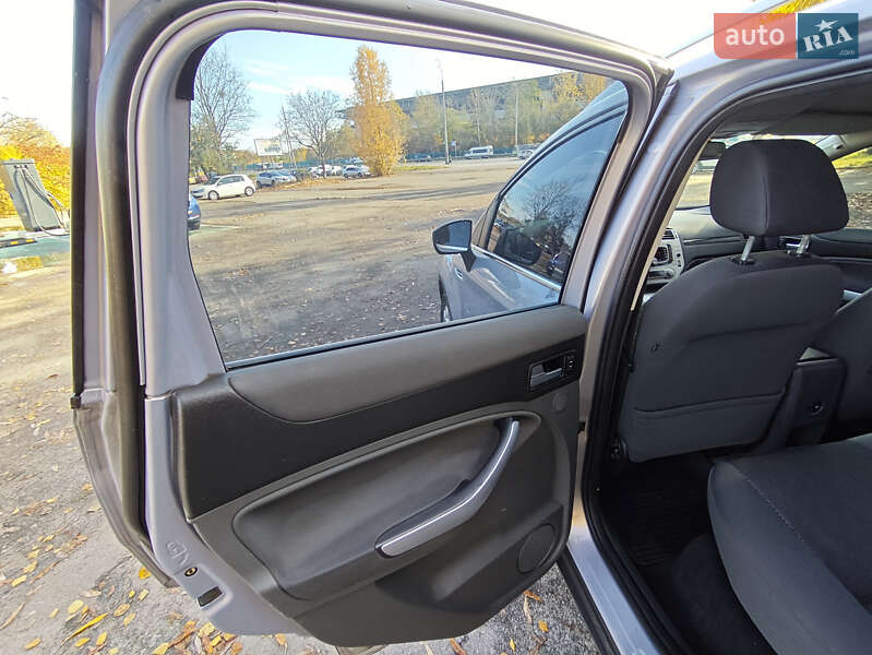 Внедорожник / Кроссовер Ford Kuga 2011 в Киеве фото 14 Внедорожник / Кроссовер Ford Kuga 2011 в Киеве