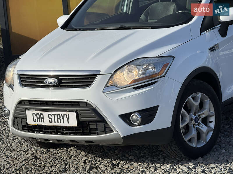 Позашляховик / Кросовер Ford Kuga 2010 в Стрию