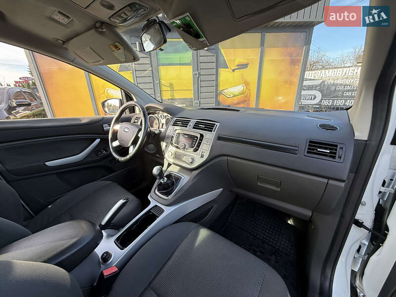 Позашляховик / Кросовер Ford Kuga 2010 в Стрию
