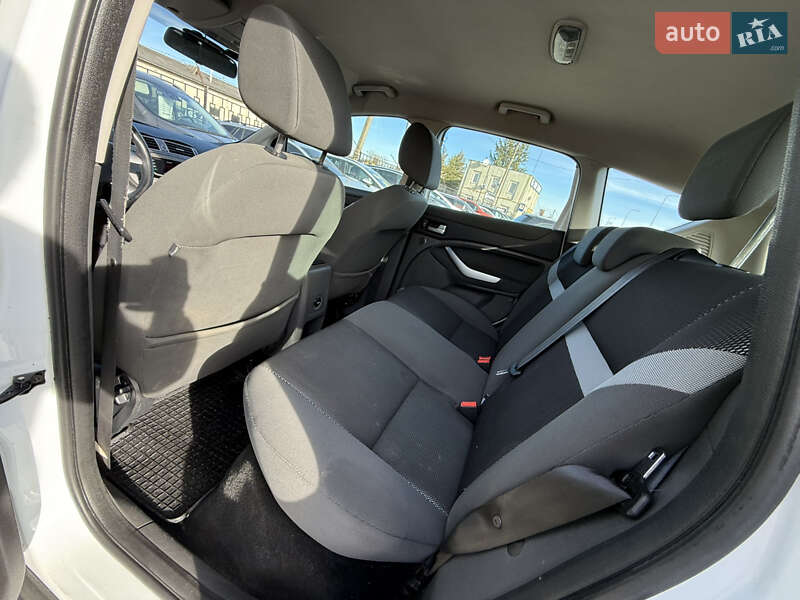 Позашляховик / Кросовер Ford Kuga 2010 в Стрию