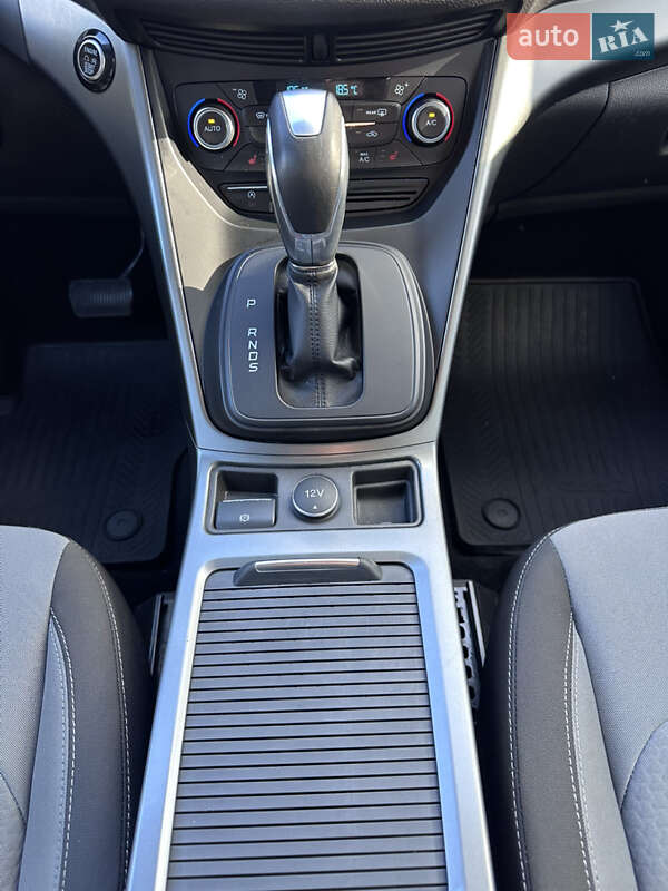 Внедорожник / Кроссовер Ford Kuga 2016 в Киеве