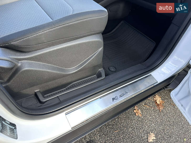 Внедорожник / Кроссовер Ford Kuga 2016 в Киеве