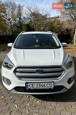 Позашляховик / Кросовер Ford Kuga 2019 в Чернівцях