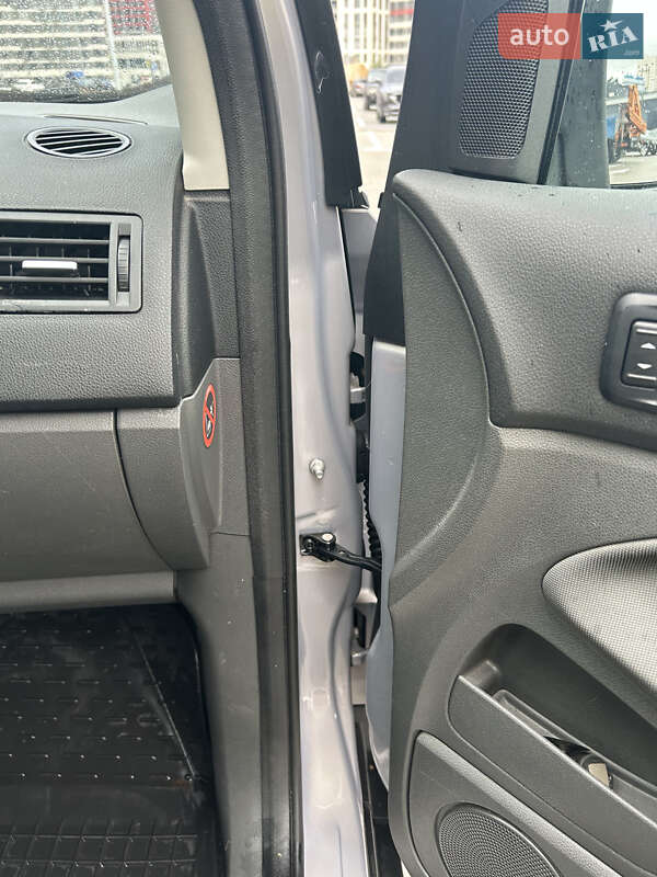 Внедорожник / Кроссовер Ford Kuga 2011 в Киеве фото 32 Внедорожник / Кроссовер Ford Kuga 2011 в Киеве