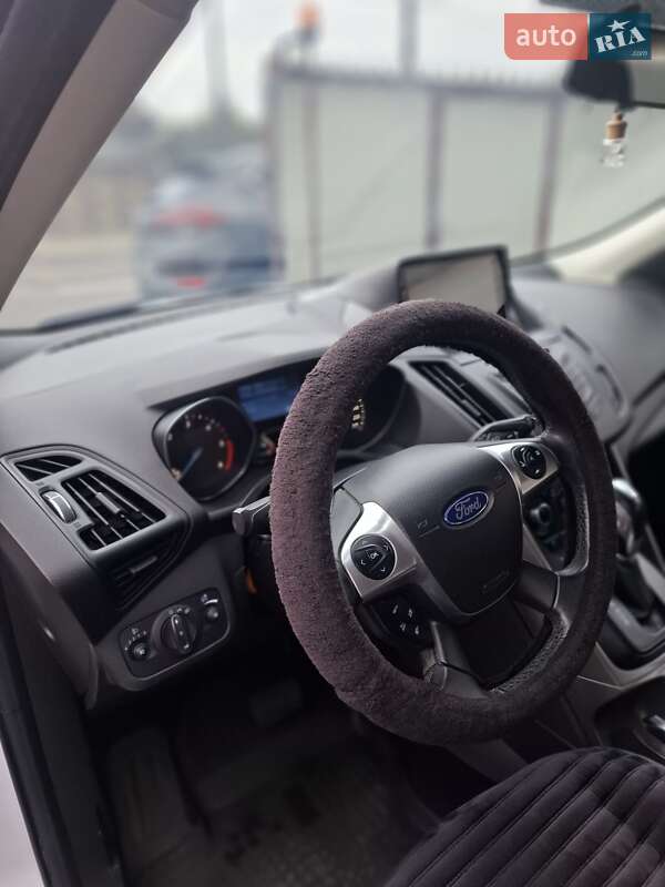 Внедорожник / Кроссовер Ford Kuga 2014 в Звягеле