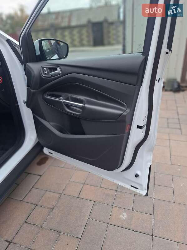 Внедорожник / Кроссовер Ford Kuga 2014 в Звягеле