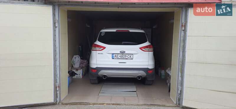 Внедорожник / Кроссовер Ford Kuga 2013 в Днепре