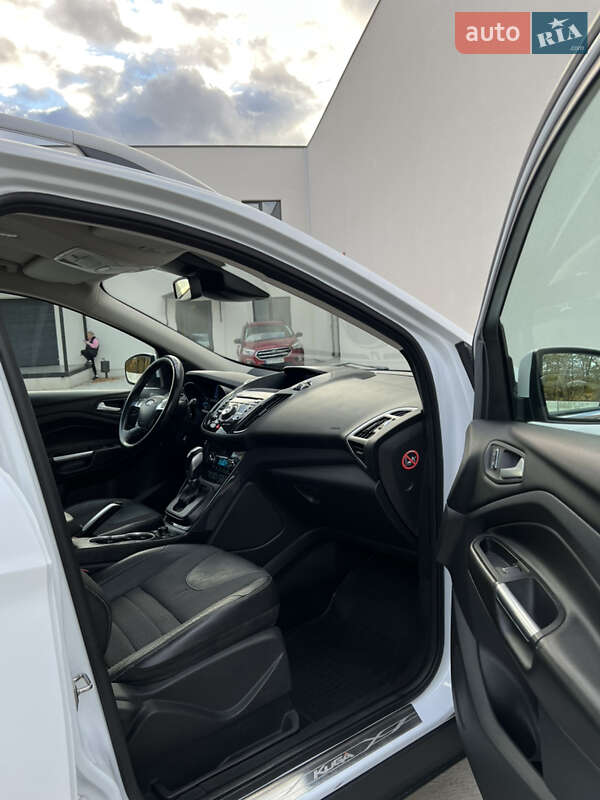 Позашляховик / Кросовер Ford Kuga 2013 в Луцьку