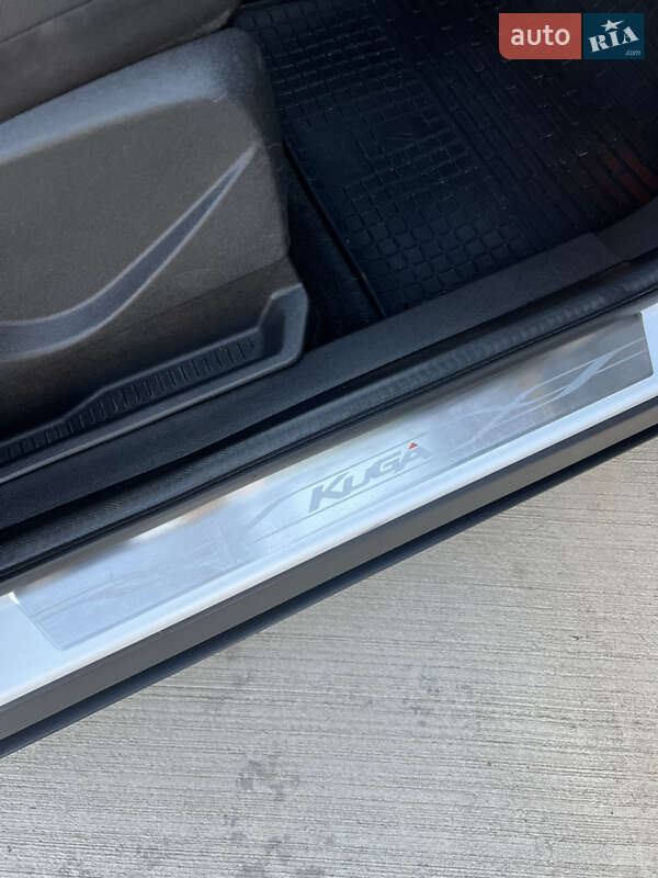 Позашляховик / Кросовер Ford Kuga 2013 в Луцьку