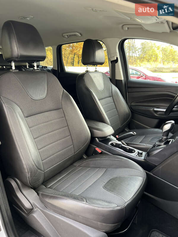 Позашляховик / Кросовер Ford Kuga 2013 в Луцьку