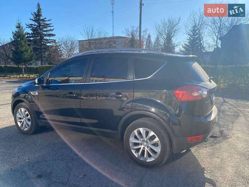 Позашляховик / Кросовер Ford Kuga 2010 в Івано-Франківську