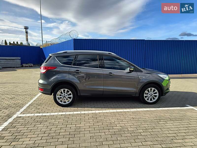 Внедорожник / Кроссовер Ford Kuga 2016 в Калуше