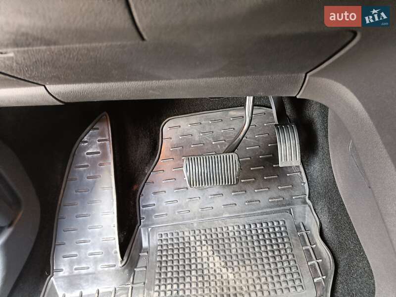 Внедорожник / Кроссовер Ford Kuga 2016 в Калуше