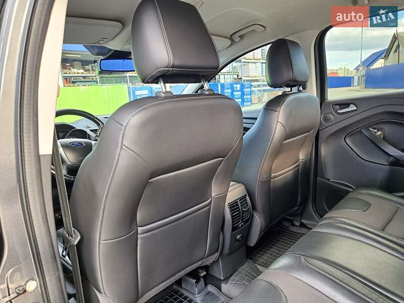 Внедорожник / Кроссовер Ford Kuga 2016 в Калуше