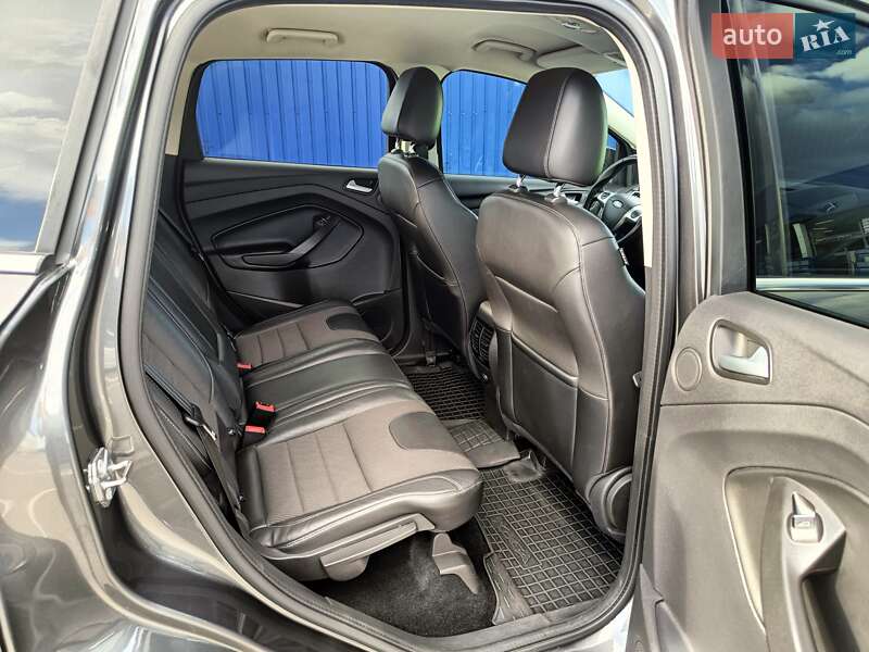 Внедорожник / Кроссовер Ford Kuga 2016 в Калуше