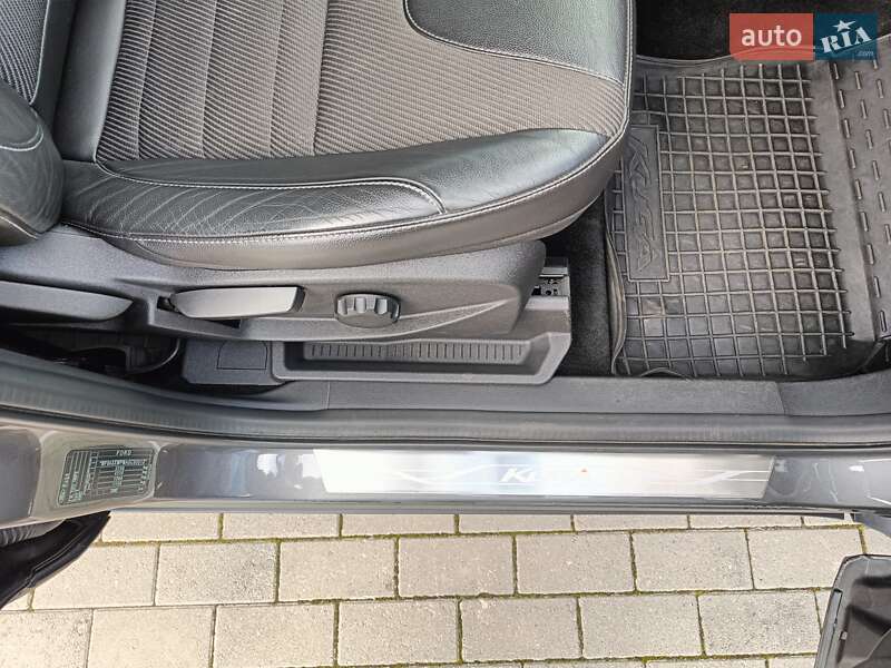 Внедорожник / Кроссовер Ford Kuga 2016 в Калуше