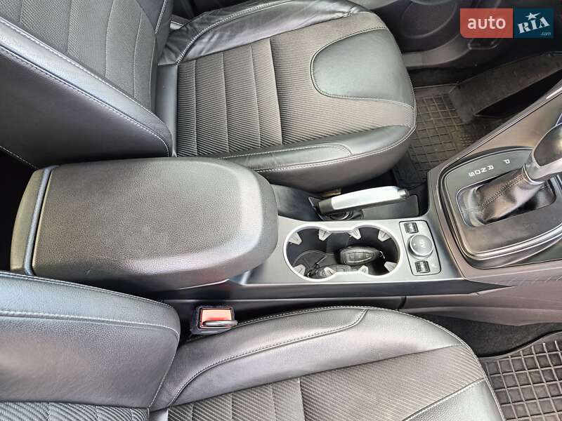 Внедорожник / Кроссовер Ford Kuga 2016 в Калуше