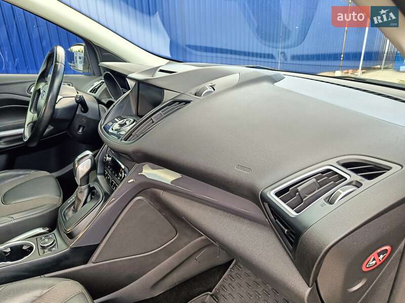 Внедорожник / Кроссовер Ford Kuga 2016 в Калуше